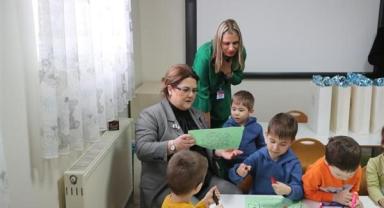BAKAN YANIK UKRAYNALI ÇOCUKLARIN YENİ YILINI KUTLADI