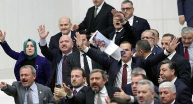 Meclis'te sular durulmuyor