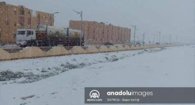 Cezayir’de çöldeki bazı bölgelere kar yağdı