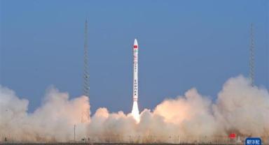 Çin, CERES-1 Y5 roketiyle 5 uydu fırlattı