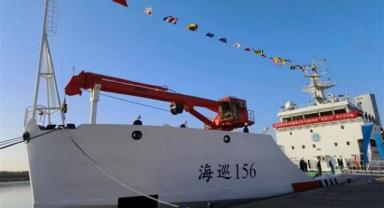 Çin’in buz kıran gemilerinin en büyüğü hizmete girdi