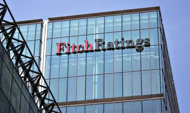 Fitch Yunanistan'ın kredi notunu yükseltti