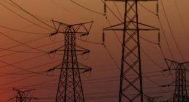 Fransa'da grevdeki enerji sektörü çalışanları, elektriği kesilen hanelerin 