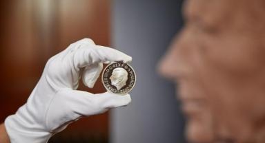 İngiltere Kralı 3. Charles'tan hazineye 1 milyar sterlin katkı kararı
