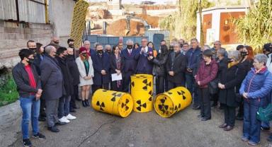 İzmir'in Çernobil'i Temizlensin Komisyonu'ndan yetkililere 14 soru