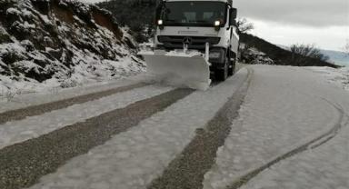 İzmir’in yüksek kesimlerinde karla mücadele başladı