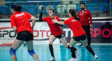 U19 Kadın Milli ve U17 Kız Milli Hentbol Takımı Ankara'da kampa girdi