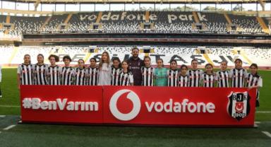 ÜNLÜ İSİMLER VODAFONE PARK PENALTI CHALLENGE'DA BULUŞTU