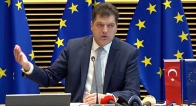 AB üyesi 10 ülke Türkiye'ye arama kurtarma ekipleri gönderiyor