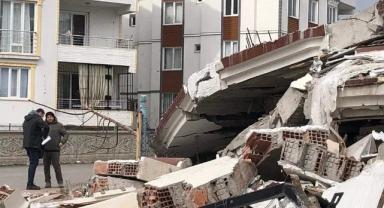 Adıyaman'daki kamu binalarının onarım çalışmalarına Şanlıurfa'dan gelen ekipler destek veriyor