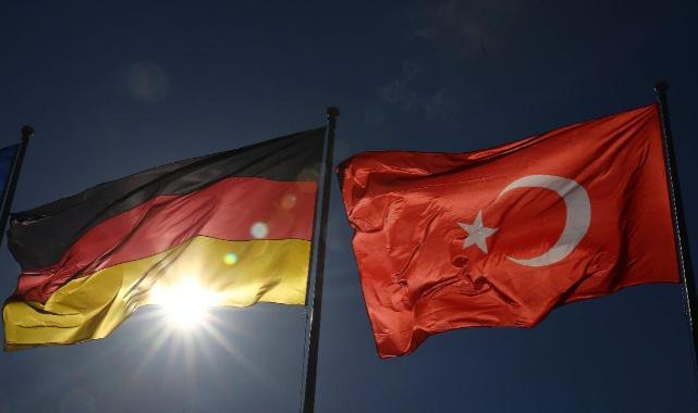 Almanya'da Türk toplumunun depremzedeler için yardım seferberliği devam ediyor