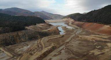 Bursa'nın içme suyu kaynaklarından Nilüfer Barajı kurudu