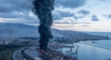 Denizcilik Genel Müdürlüğü, İskenderun Limanı'ndaki yangının kontrol altına alındığını açıkladı