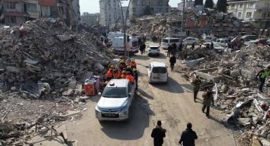 Deprem bölgesinde 74 ülkeden 9 bin 793 personel görev yapıyor