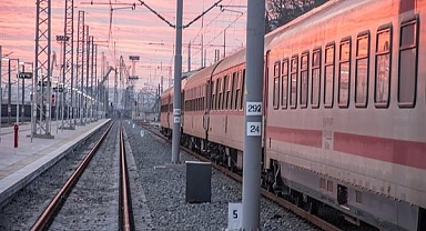 Deprem bölgesinden 316 yolcu treni ile 55 bin 714 kişi taşındı