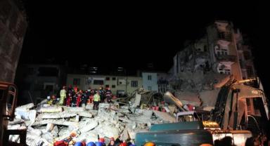 Gölcük Tersanesi personeli, Adıyaman'da enkazdan 3 kişiyi kurtardı