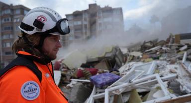 Hatay'da 3,5 yaşındaki kız çocuğu depremden 103 saat sonra kurtarıldı