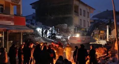 Kahramanmaraş'ta bir genç depremden 96 saat sonra enkazdan kurtarıldı