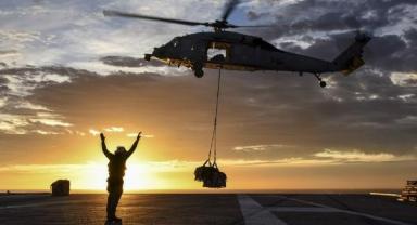 Kara Kuvvetlerine ait helikopterler deprem bölgesine gidiyor