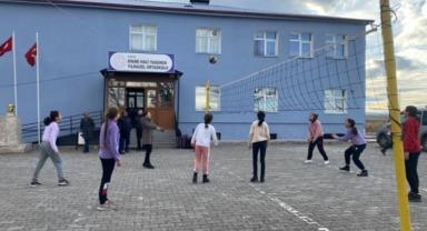 Köyün voleybolcu kızları