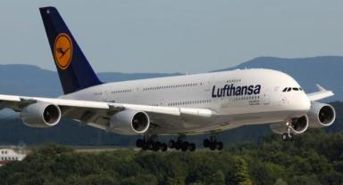 Lufthansa'nın uçuşlarında sistem arızası nedeniyle gecikme ve iptaller yaşanıyor