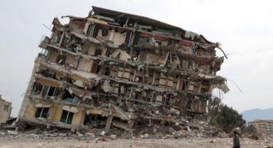 Malatya'daki 5,6 büyüklüğündeki depremde 32 kişi enkazdan kurtarıldı