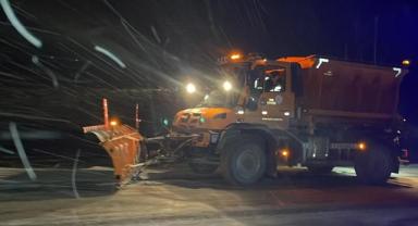 Malatya-Sivas kara yolu kar ve tipi nedeniyle tek yönlü ulaşıma kapatıldı