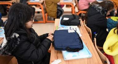 MEB, depremzede öğrencilere eğitim seti göndermeye başladı