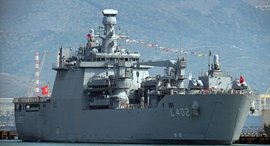 TCG Bayraktar gemisinde bir bebek dünyaya geldi