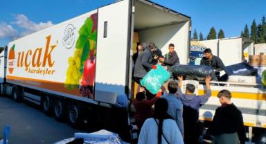 Yaş meyve sebze sektörü, araçları ile Türkiye'nin yardımlarını deprem bölgesine taşıyor