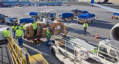 Almanya'dan 450 ton yardım malzemesi getirildi