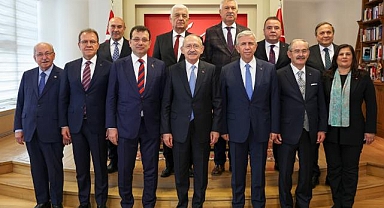 CHP'li başkanlar, Kılıçdaroğlu ile görüştü