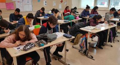 Depremden etkilenen illerdeki 217 bin 246 öğrencinin istedikleri illere nakli yapıldı