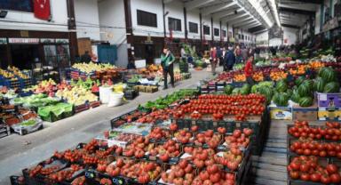 Hatay'da sebze hali açılamadı, marul ve şalgam tarlada kaldı