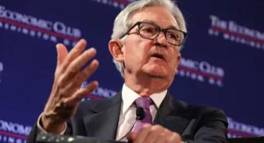 İçeride siyaset, dışarıda powell