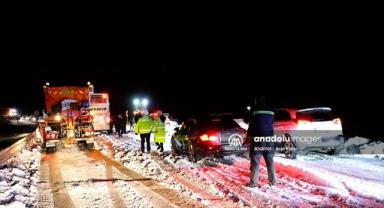 Kar ve tipi nedeniyle kapanan Bayburt-Erzurum kara yolu ulaşıma açıldı
