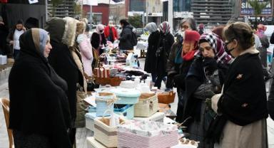 Kermesten sağlanan gelirle deprem bölgesindeki kadınlara hijyen paketi gönderildi