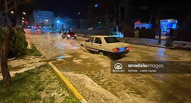Kilis'te sağanak ve dolu etkili oldu