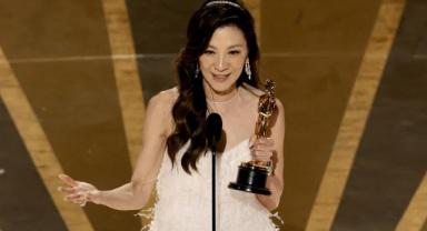 Michelle Yeoh, Oscar tarihindeki ilk Çin kökenli film kraliçesi oldu