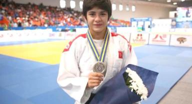Milli judocu Tuğçe Beder'den Özbekistan'da bronz madalya