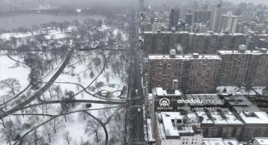 New York'un gözde turizm merkezlerinden Central Park, beyaza büründü