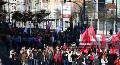 Portekiz'de binlerce işçi hayat pahalılığına karşı maaş artışı talebiyle gösteri yaptı