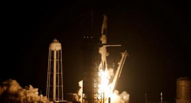 SpaceX, ABD, Rusya ve BAE'nin astronotlarını uzay istasyonuna gönderdi