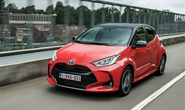 Toyota Yaris 10 milyonluk satış adediyle 'efsane otomobillerden' biri oldu