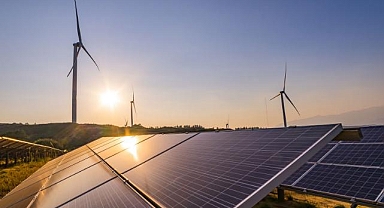 Yenilenebilir enerji dönüşümü teknolojilerine 1,3 trilyon dolarlık rekor yatırım