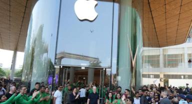 Apple Hindistan’da ilk mağazasını açtı