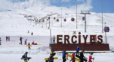 Erciyes'te kayak sezonu devam ediyor