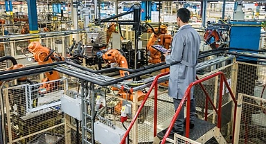 İngiltere'de hizmet sektörü mart ayında büyümesini sürdürdü