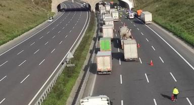 Kuzey Marmara Otoyolu'ndaki kazalar nedeniyle trafik aksadı