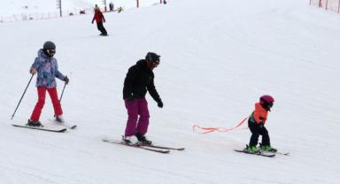 Palandöken Kayak Merkezi'nde hafta sonu yoğunluğu